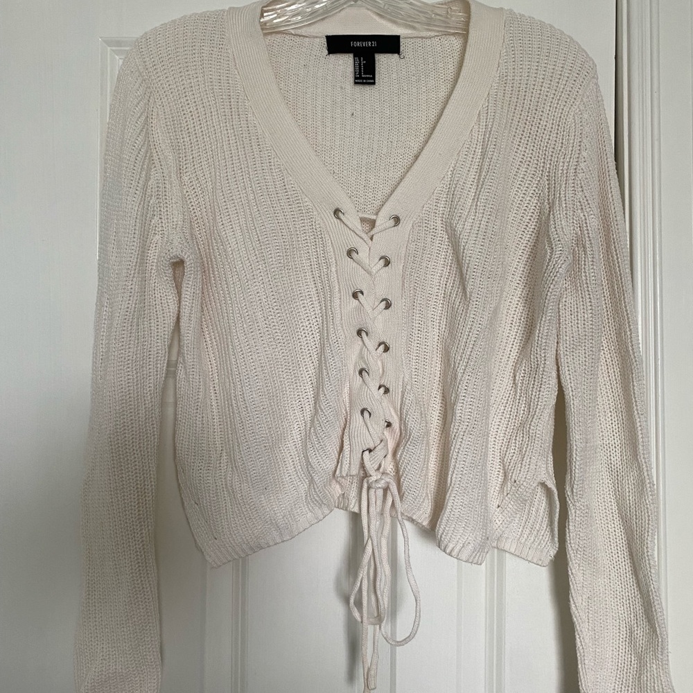 F21 V-Neck Cropped Sweater